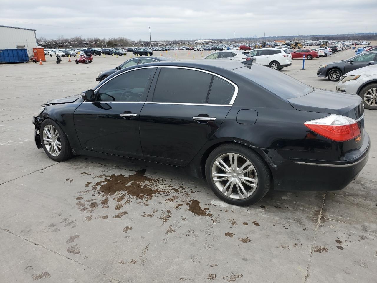 2011 HYUNDAI GENESIS 3. - Image 2
