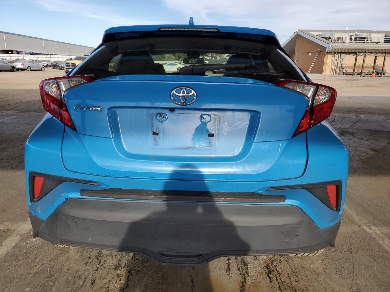 2019 TOYOTA C-HR XLE - Image 6