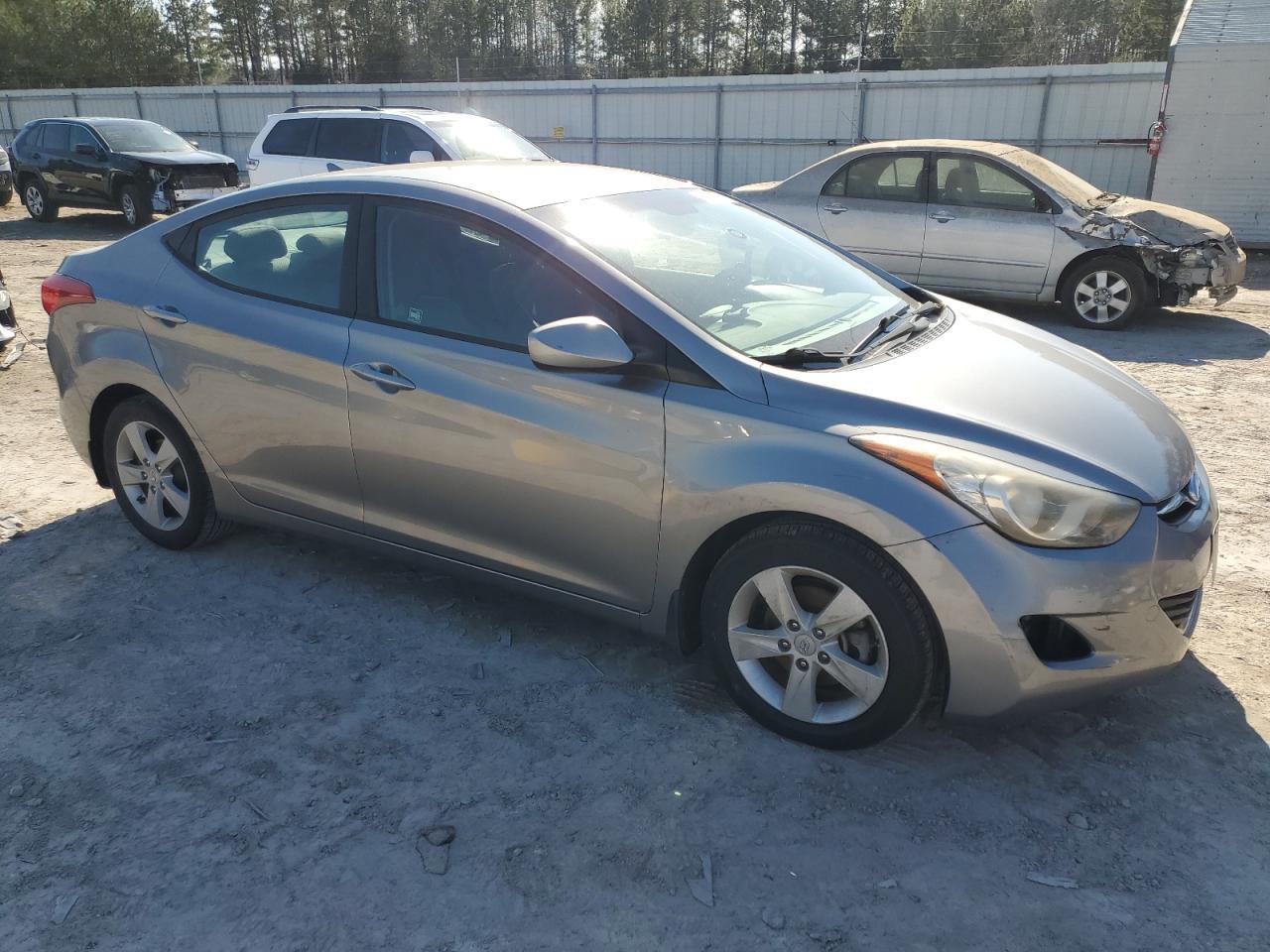2013 HYUNDAI ELANTRA GL - Image 4