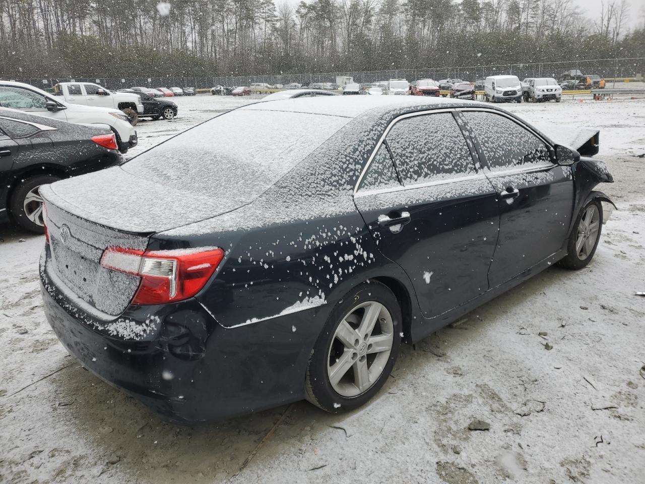 2014 TOYOTA CAMRY L - Image 3