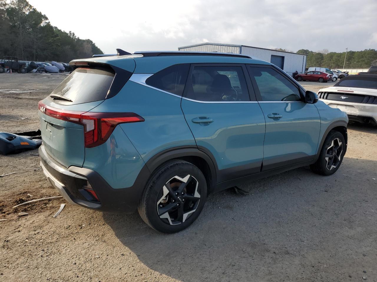 2024 KIA SELTOS EX - Image 3