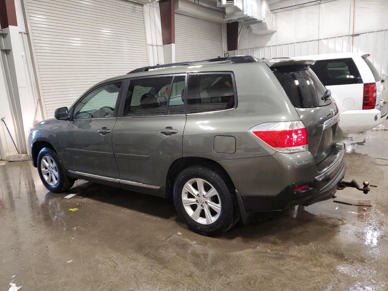 2011 TOYOTA HIGHLANDER - Фото 2