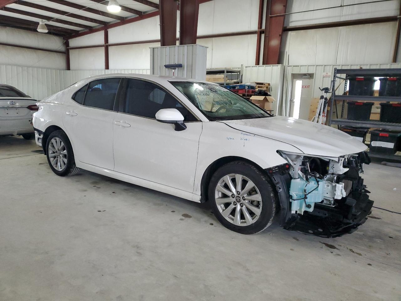 2020 TOYOTA CAMRY LE - Фото 4