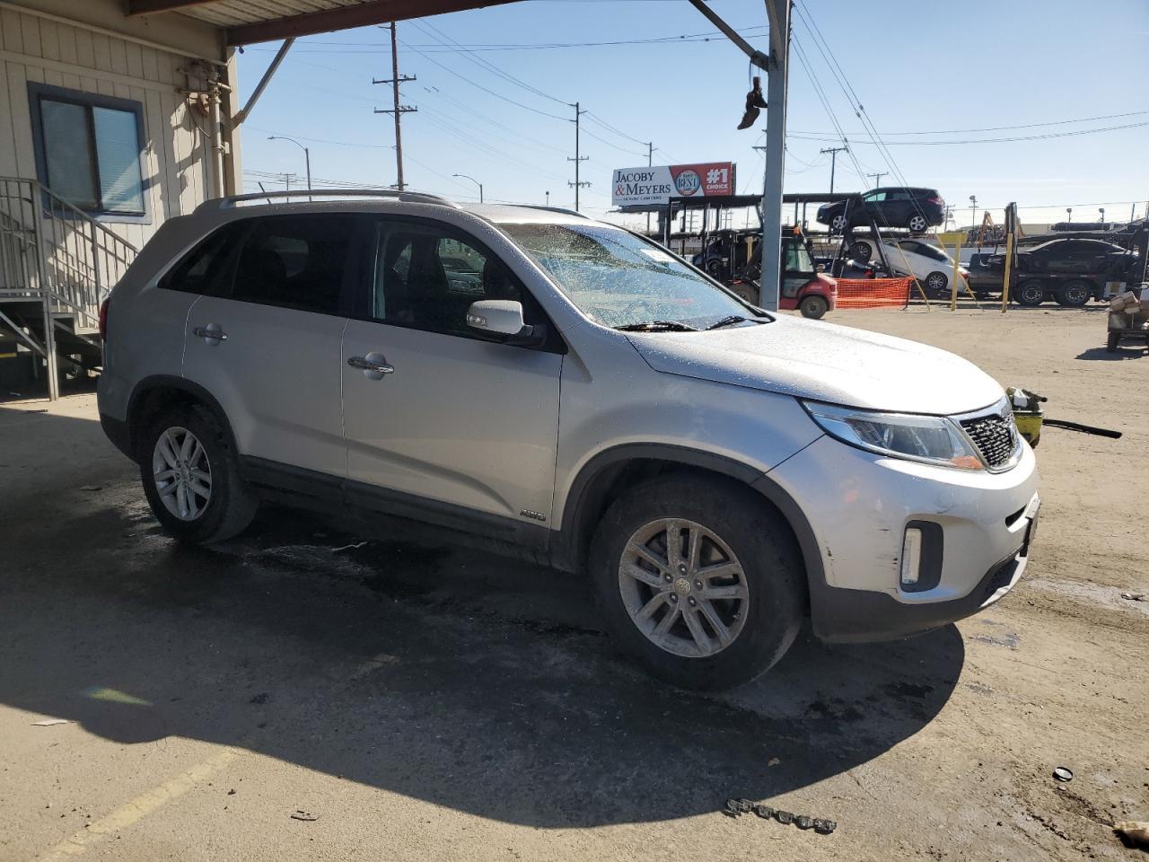 2015 KIA SORENTO LX - Image 4