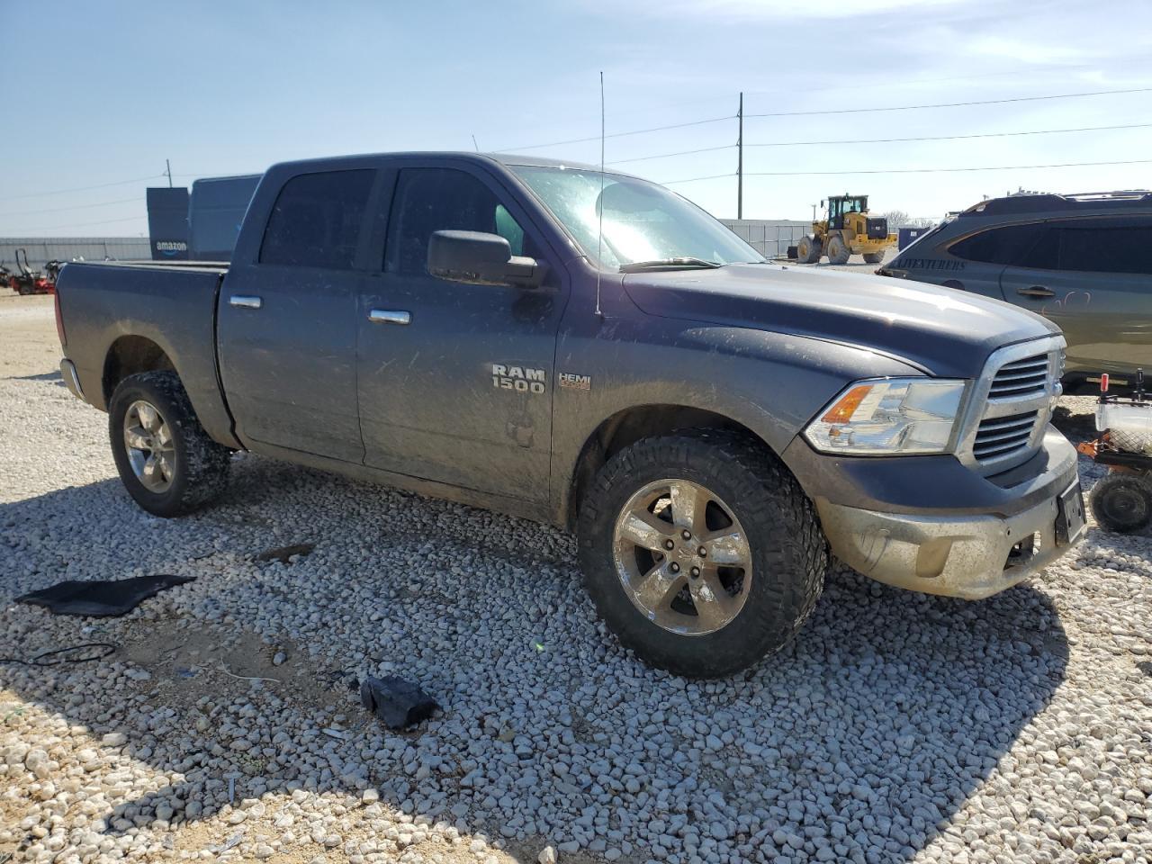 2017 RAM 1500 SLT - Image 4