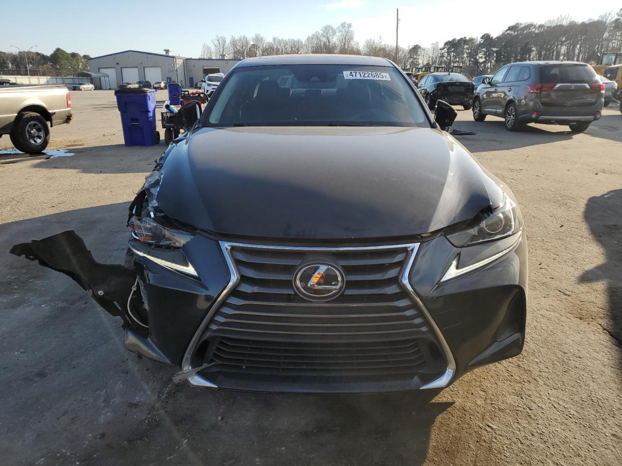 2019 LEXUS IS 300 - Фото 5