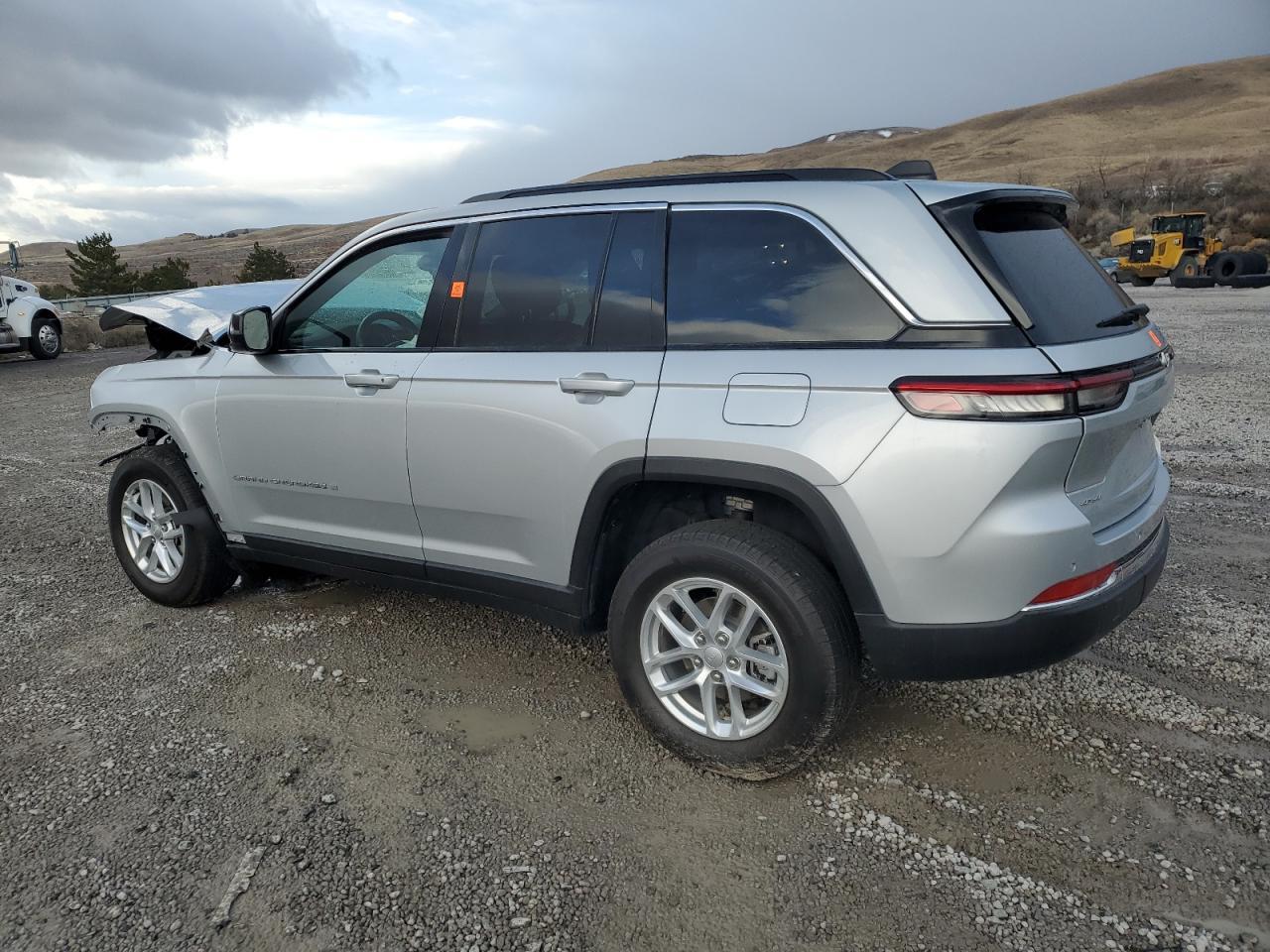 2024 JEEP GRAND CHER - Фото 2