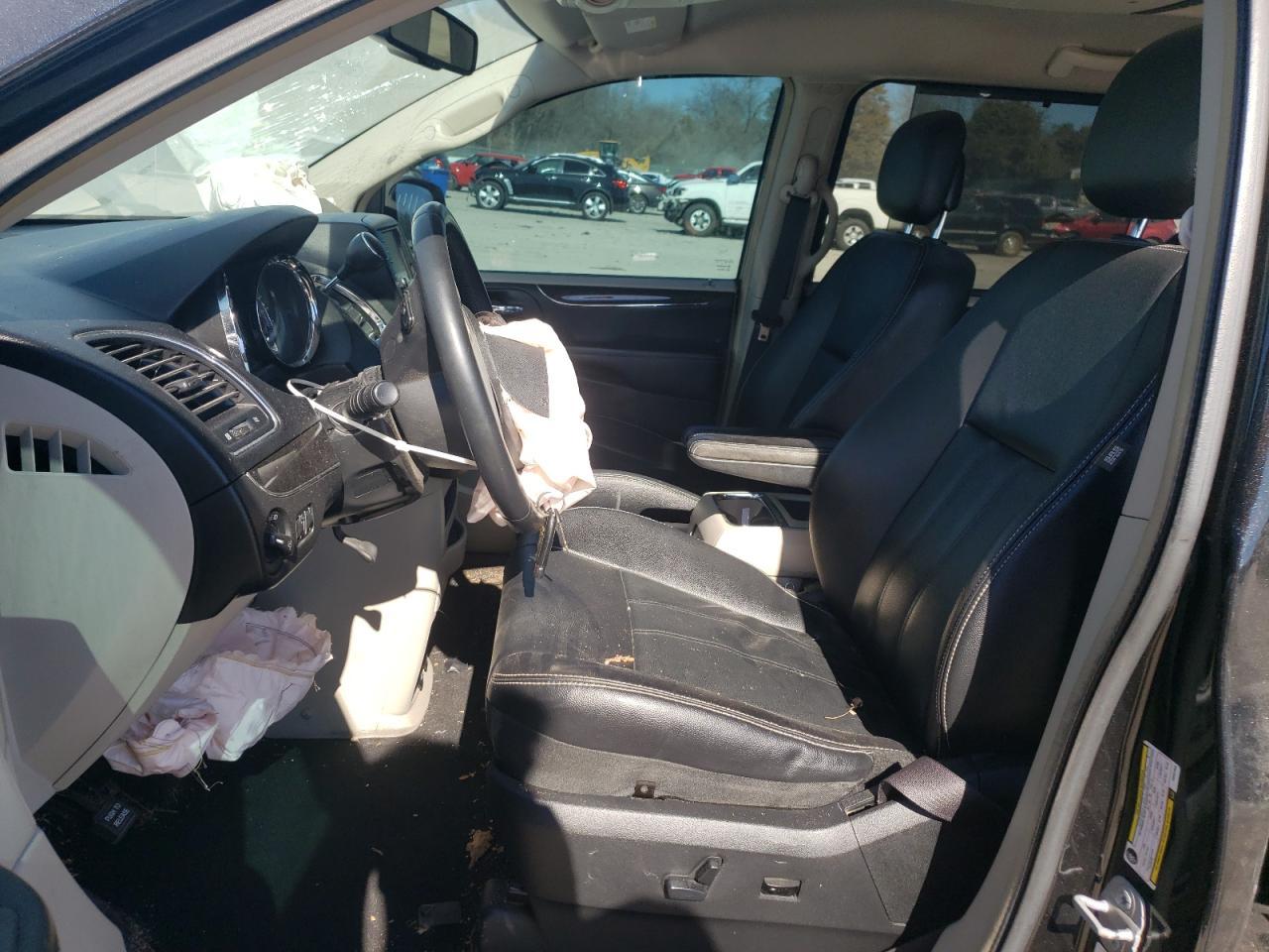 2014 CHRYSLER TOWN & COU - Image 7