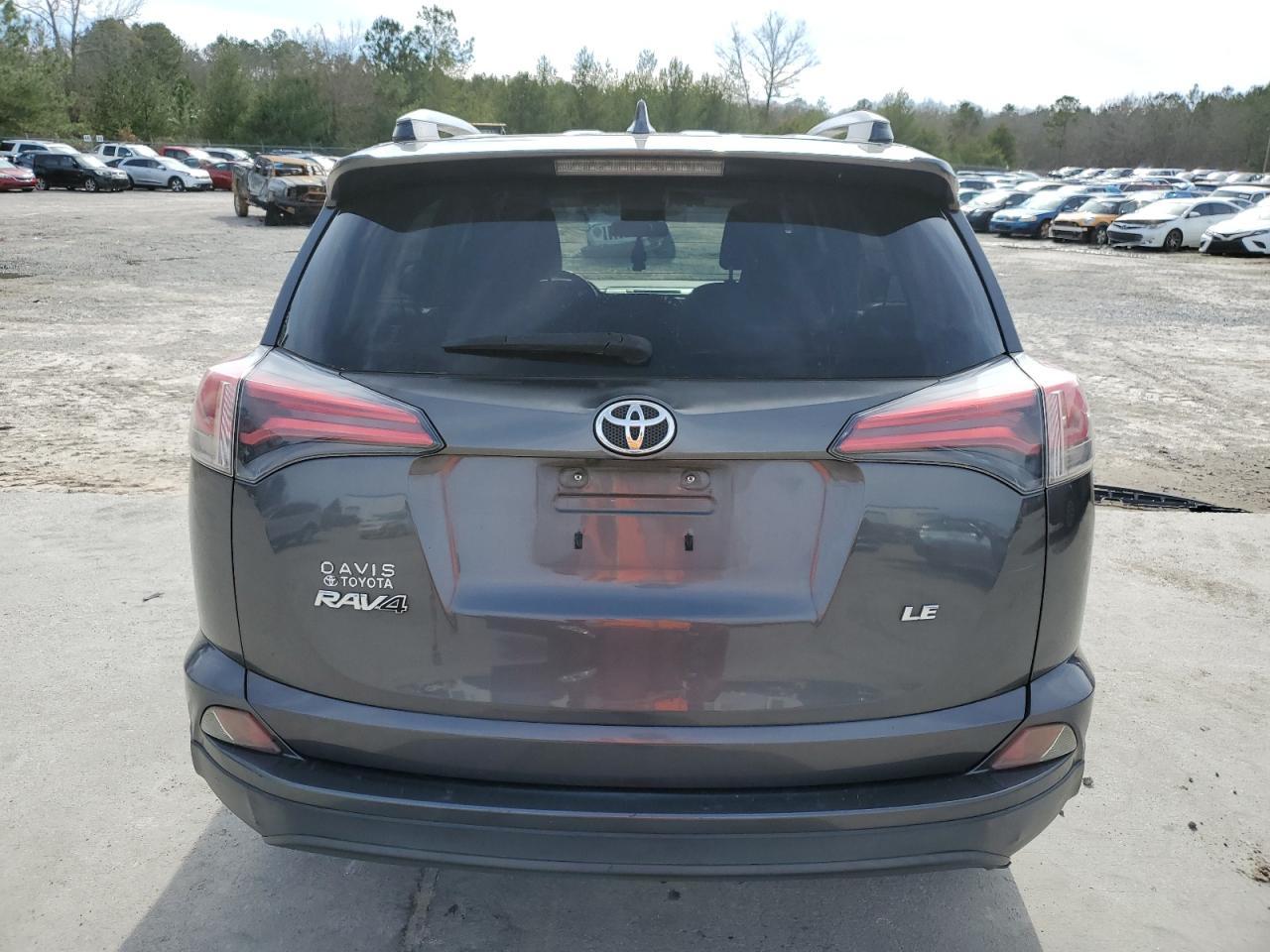 2017 TOYOTA RAV4 LE - Image 6