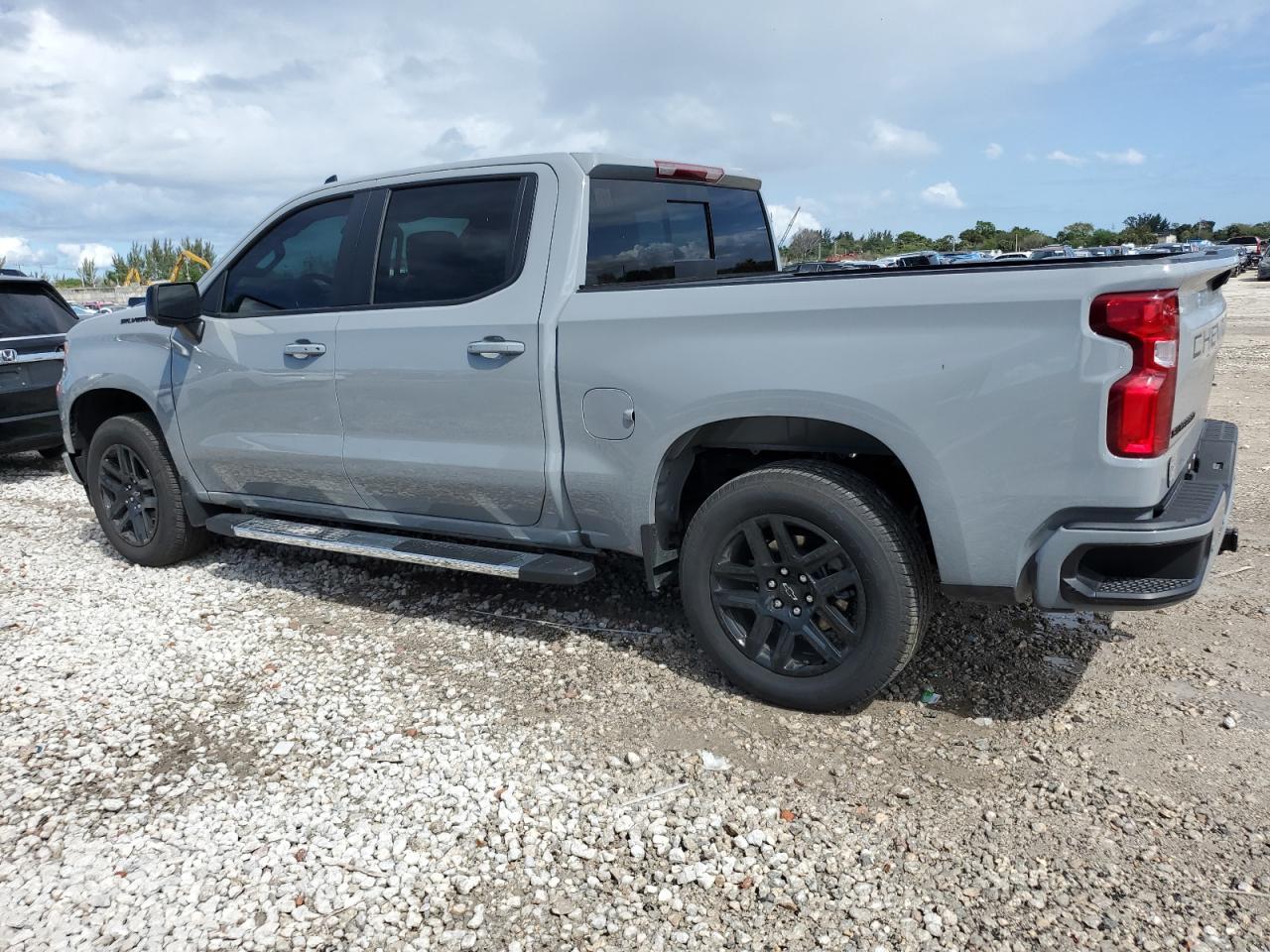 2024 CHEVROLET SILVERADO - Image 2