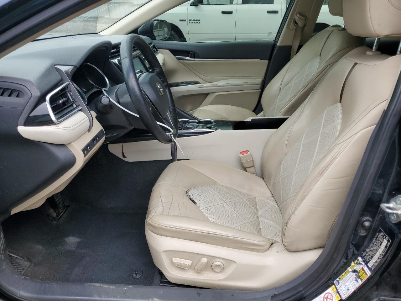 2018 TOYOTA CAMRY L - Фото 7