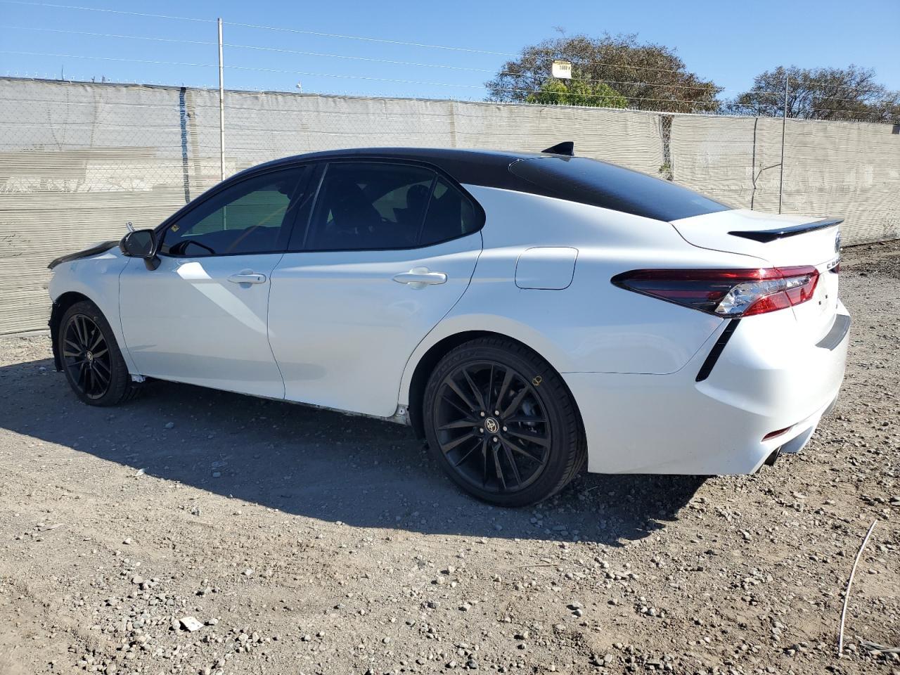 2022 TOYOTA CAMRY XSE - Фото 2