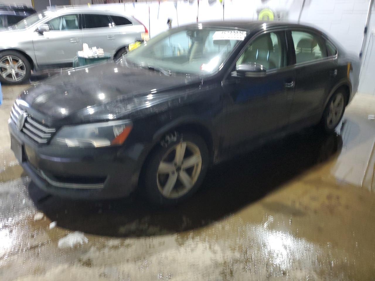 2013 VOLKSWAGEN PASSAT SE