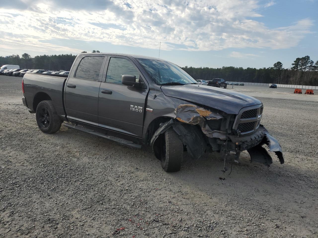 2018 RAM 1500 ST - Image 4
