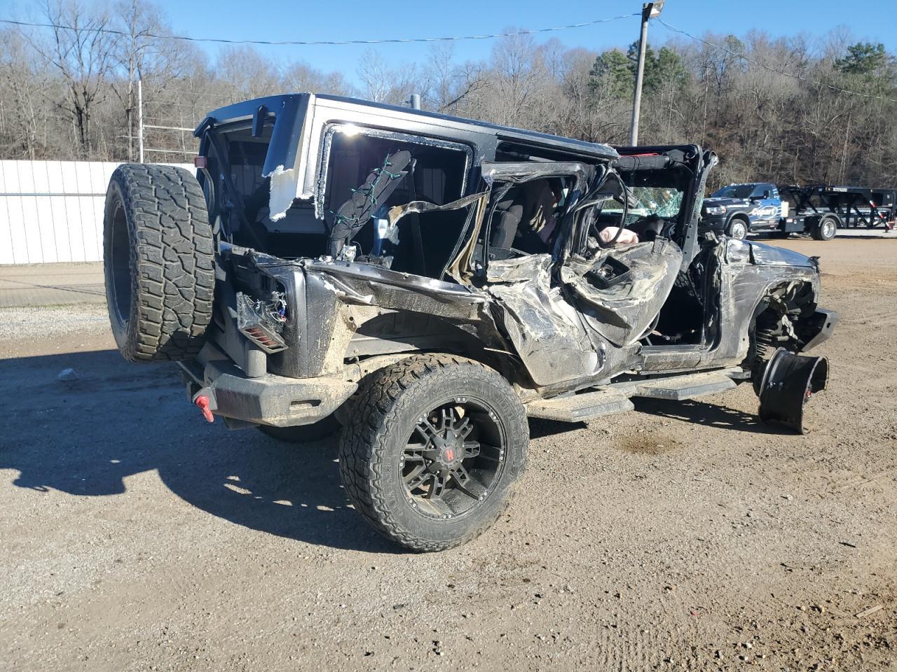 2017 JEEP WRANGLER U - Image 3