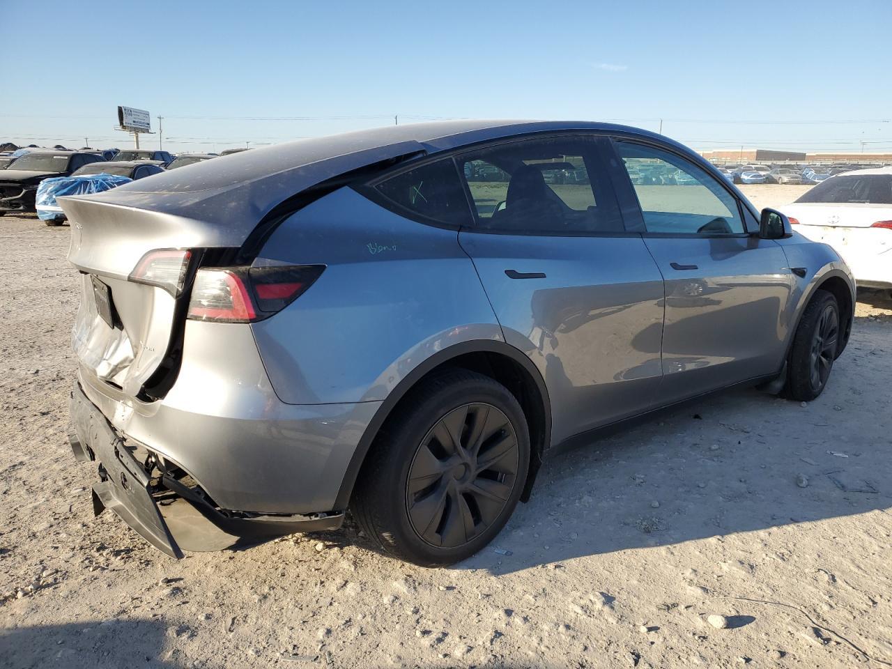 2024 TESLA MODEL Y - Фото 3