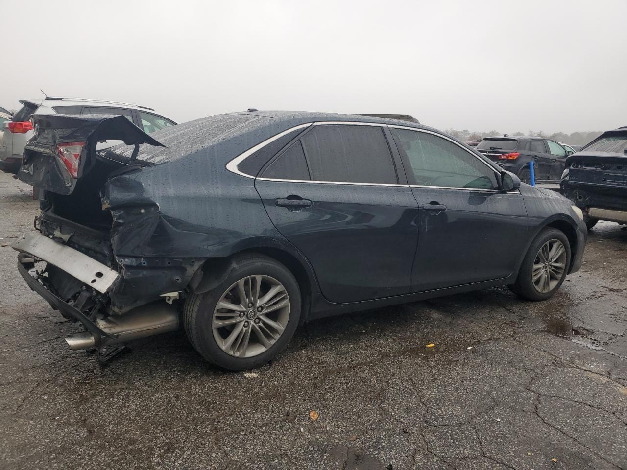 2016 TOYOTA CAMRY LE - Фото 3