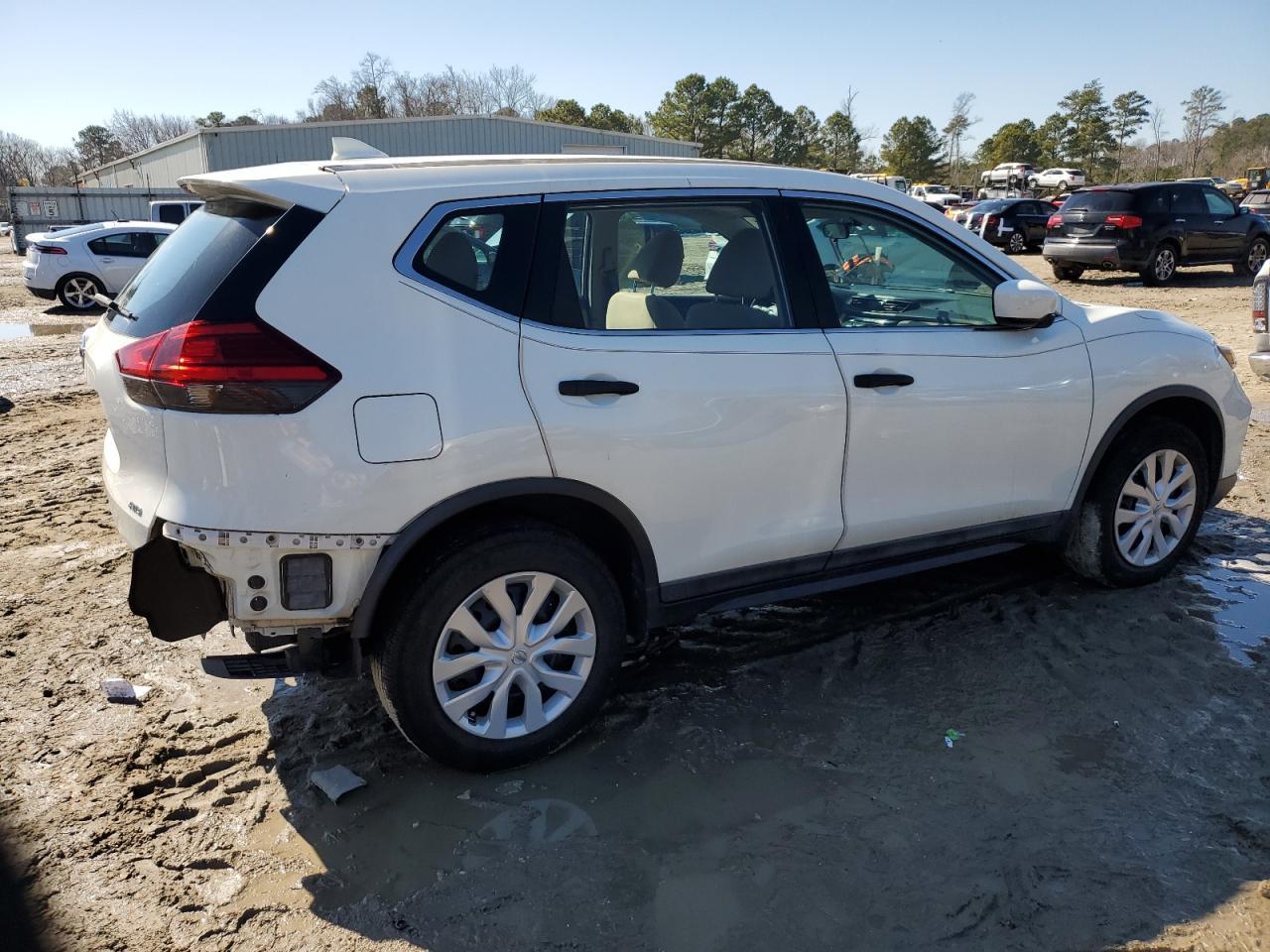 2017 NISSAN ROGUE SV - Фото 3
