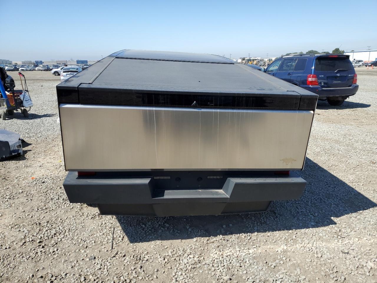 2024 TESLA CYBERTRUCK - Image 6