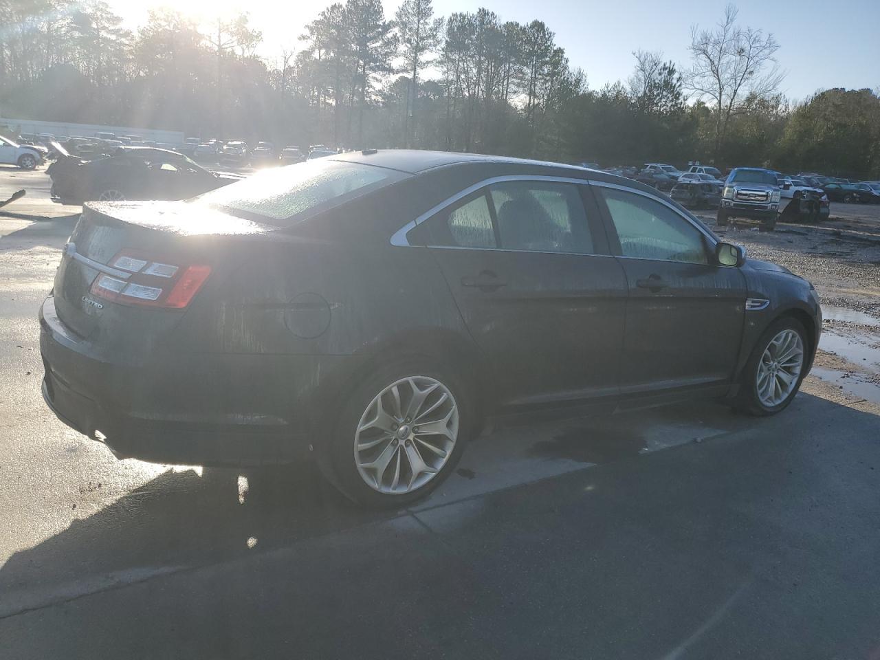 2013 FORD TAURUS LIM - Image 3