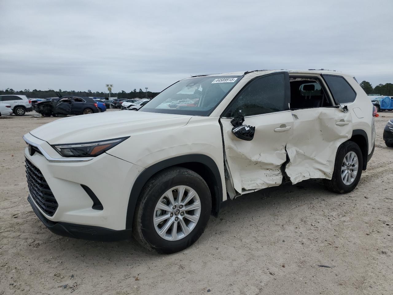 2024 TOYOTA GRAND HIGH