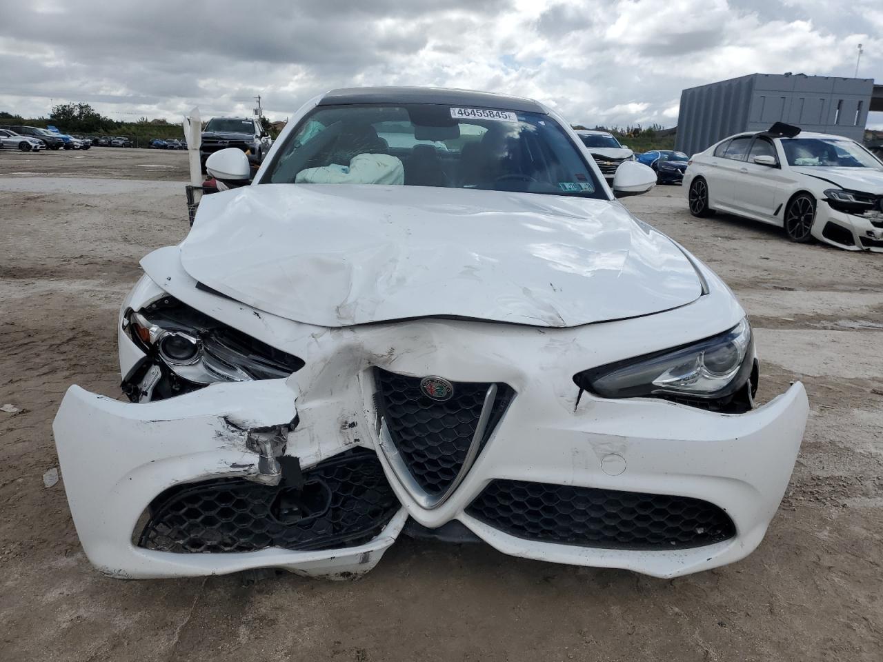 2017 ALFA ROMEO GIULIA Q4 - Image 5