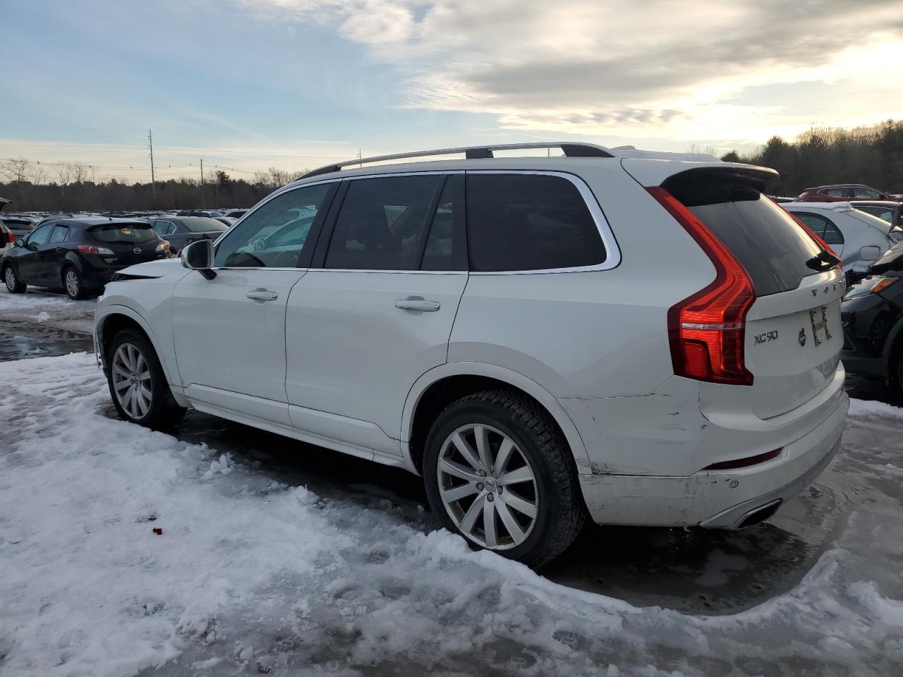 2016 VOLVO XC90 T6 - Фото 2