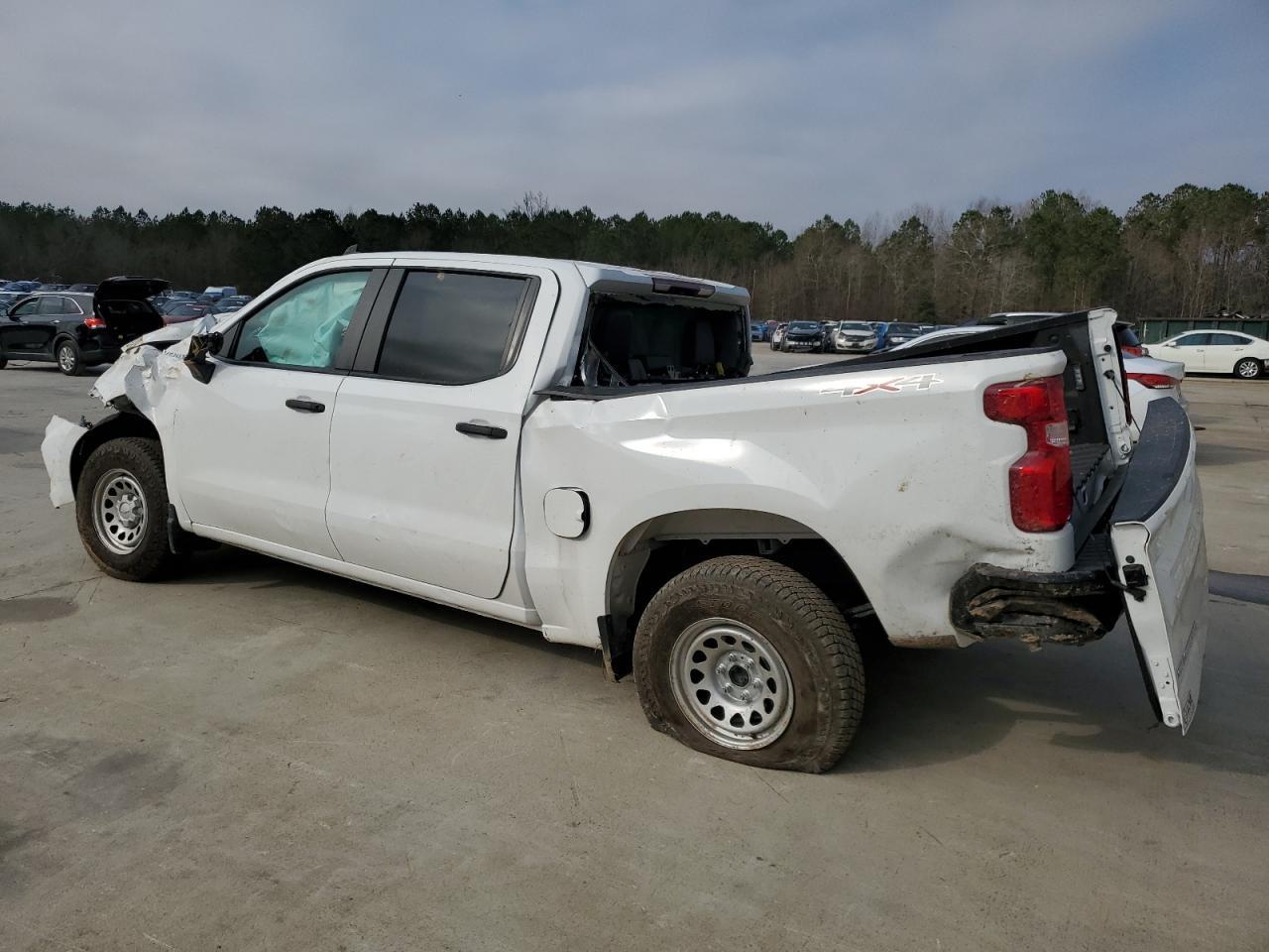 2024 CHEVROLET SILVERADO - Image 2