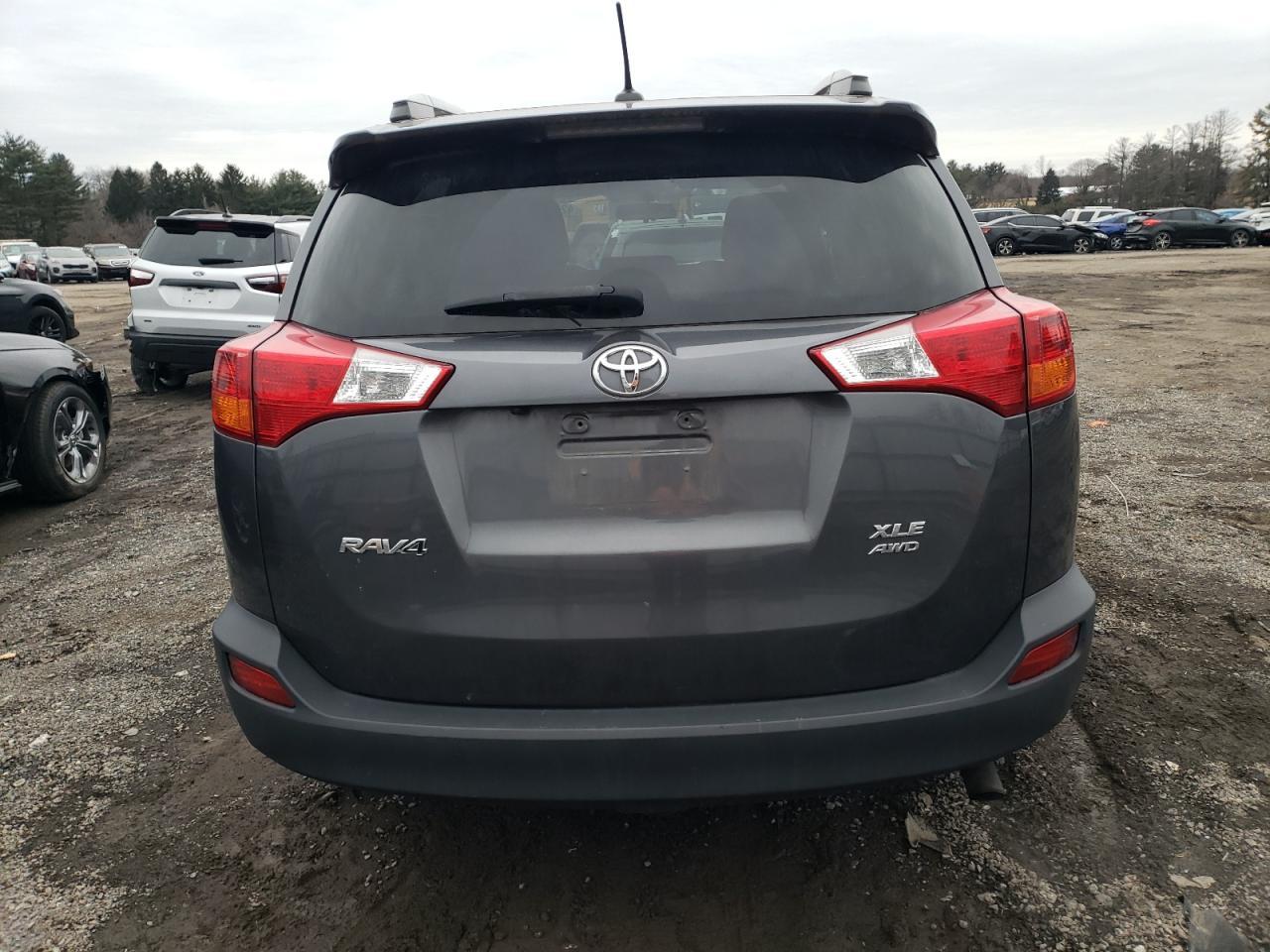 2015 TOYOTA RAV4 XLE - Image 6