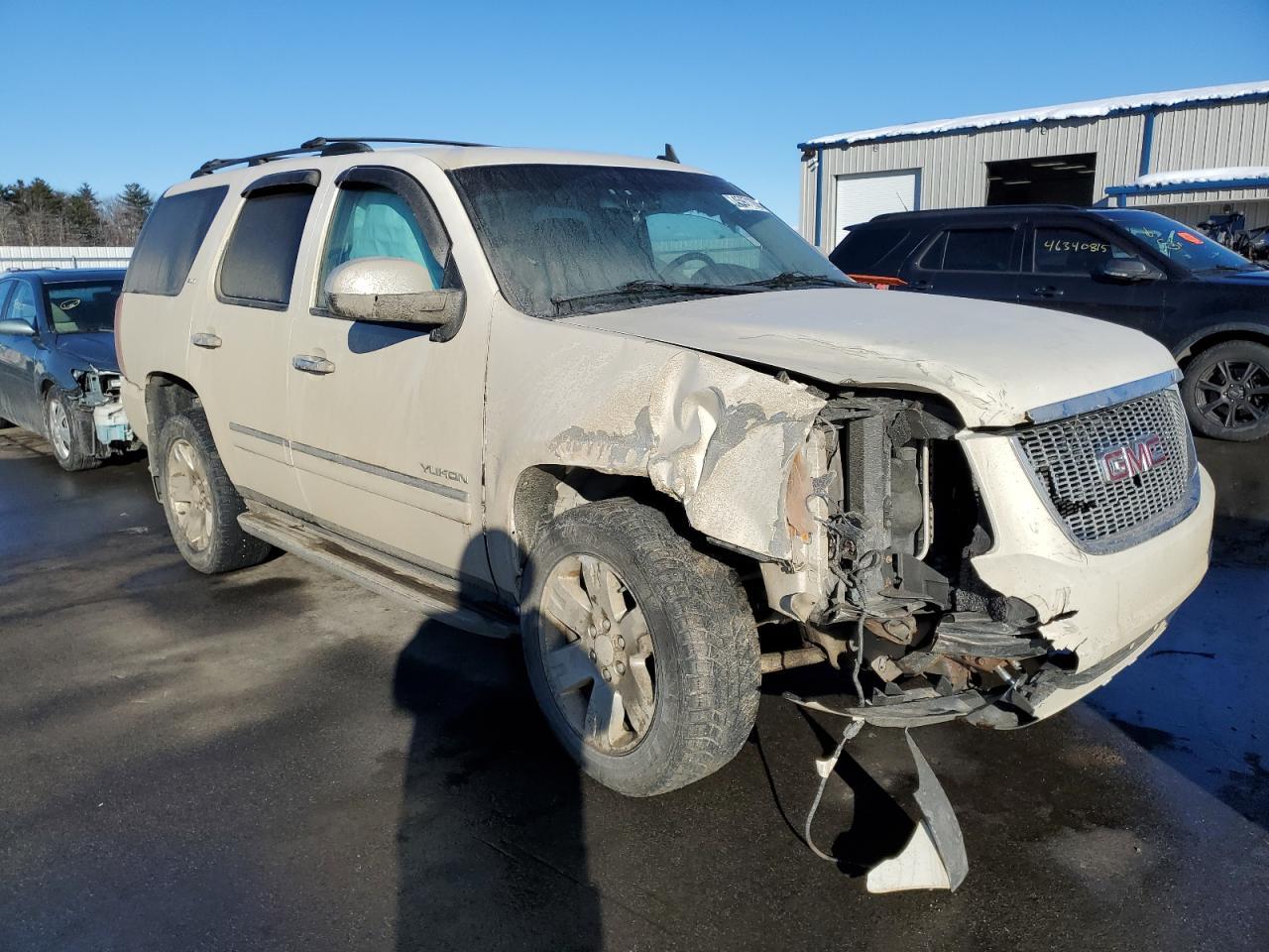 2012 GMC YUKON SLT - Image 4