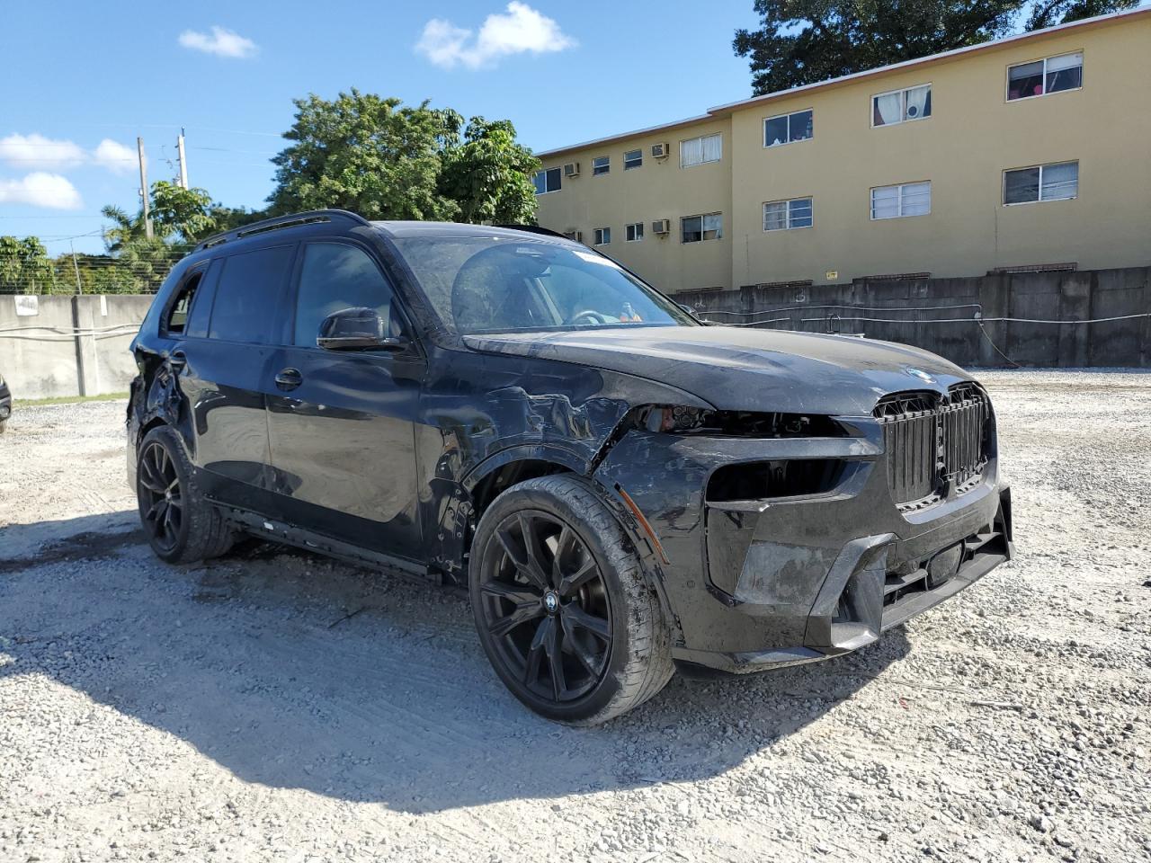 2024 BMW X7 XDRIVE4 - Фото 4