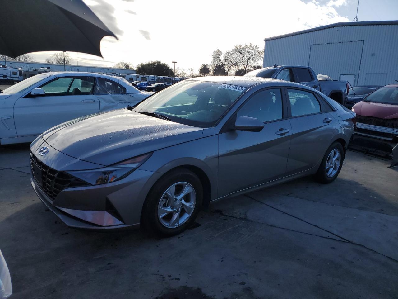 2023 HYUNDAI ELANTRA SE