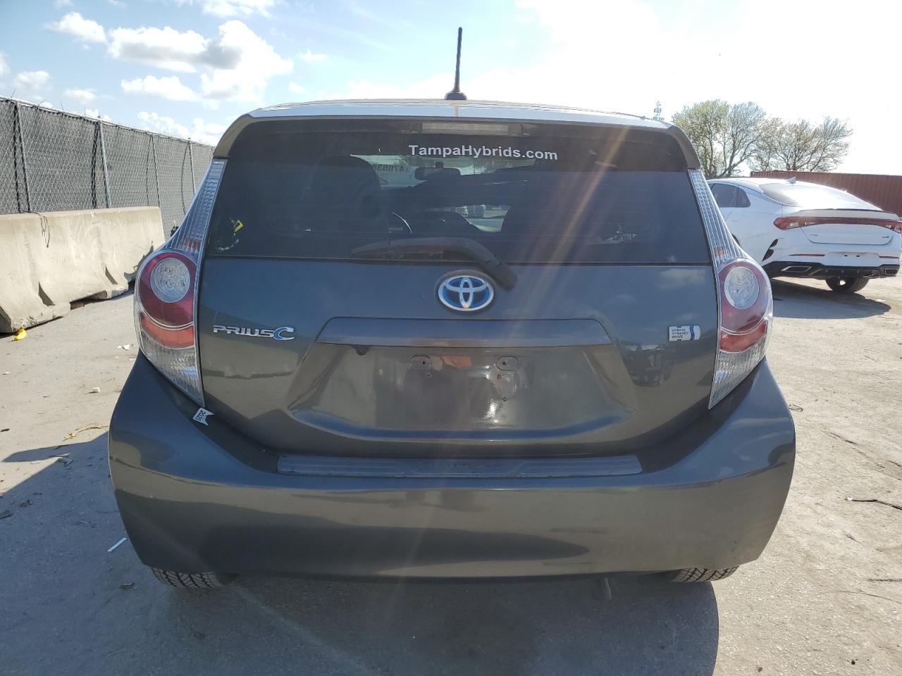2013 TOYOTA PRIUS C - Image 6
