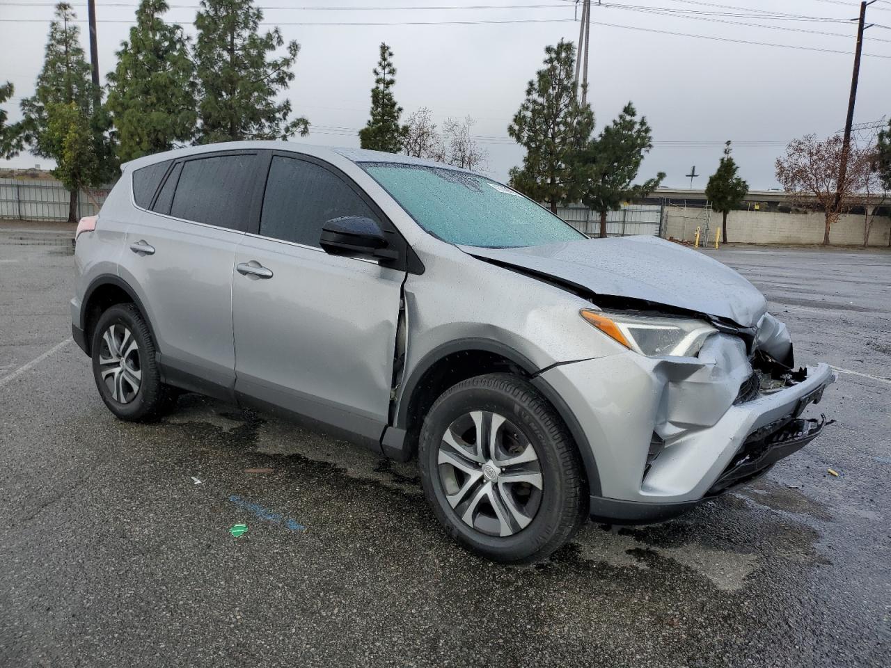 2018 TOYOTA RAV4 LE - Image 4