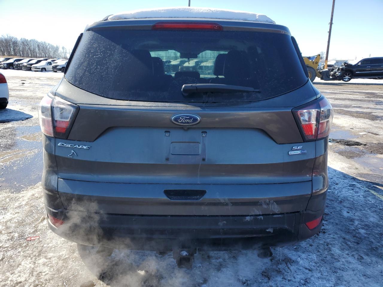 2017 FORD ESCAPE SE - Фото 6