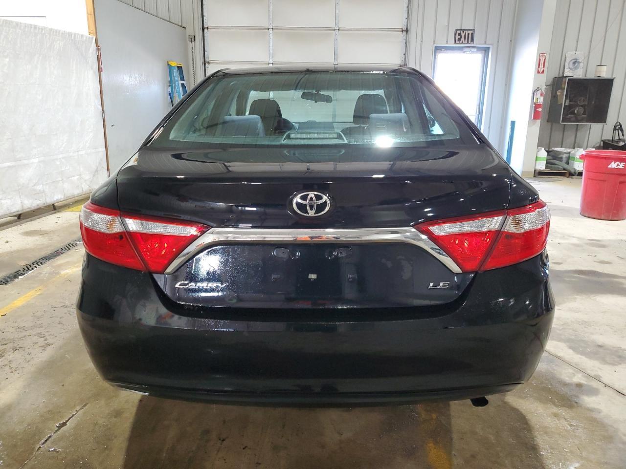 2017 TOYOTA CAMRY LE - Image 6