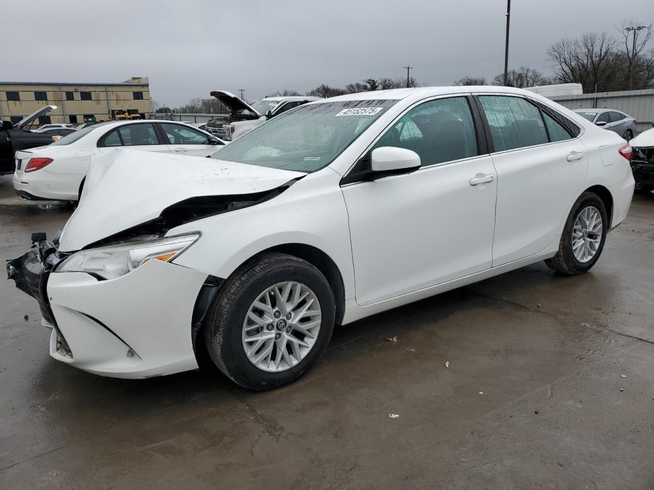 2016 TOYOTA CAMRY LE