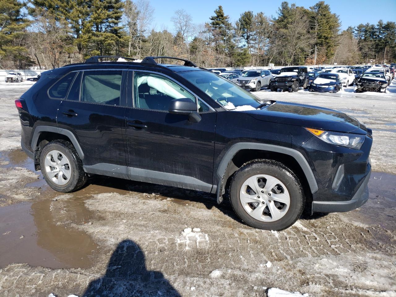 2021 TOYOTA RAV4 LE - Фото 4