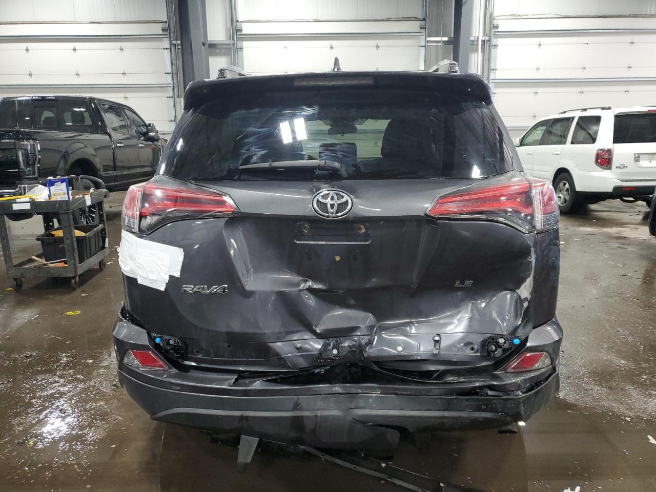 2018 TOYOTA RAV4 LE - Фото 6