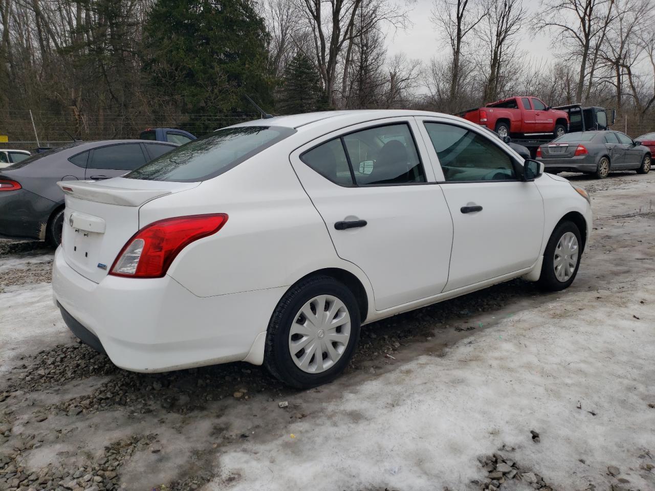 2016 NISSAN VERSA S - Фото 3
