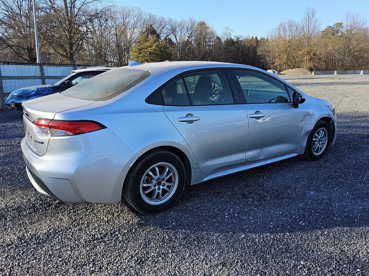 2021 TOYOTA COROLLA LE - Фото 3