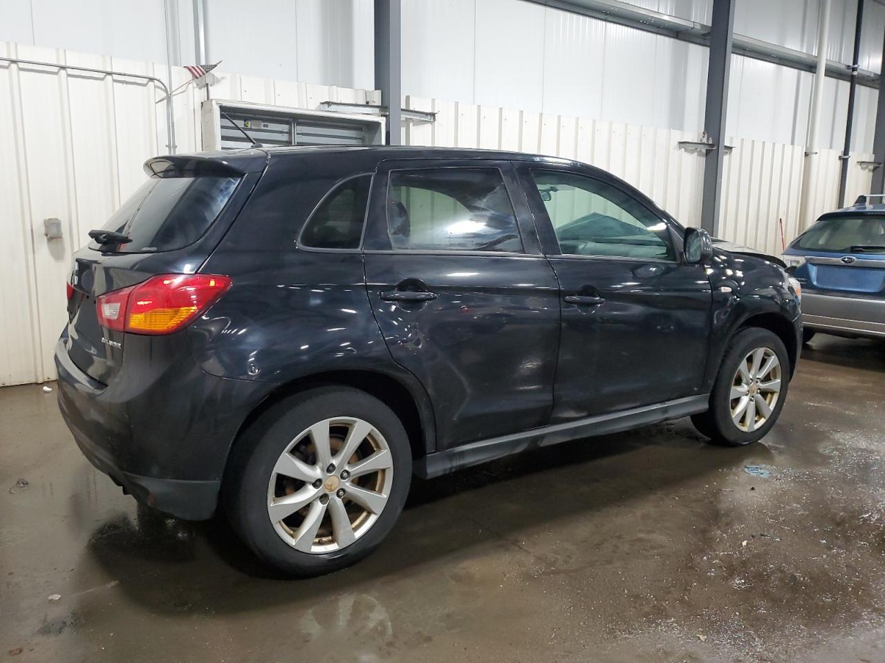 2015 MITSUBISHI OUTLANDER - Фото 3