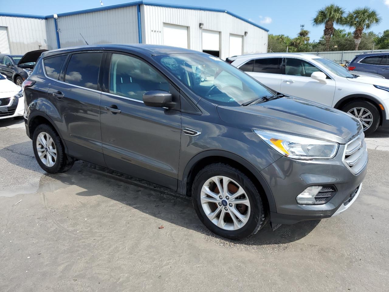 2017 FORD ESCAPE SE - Фото 4