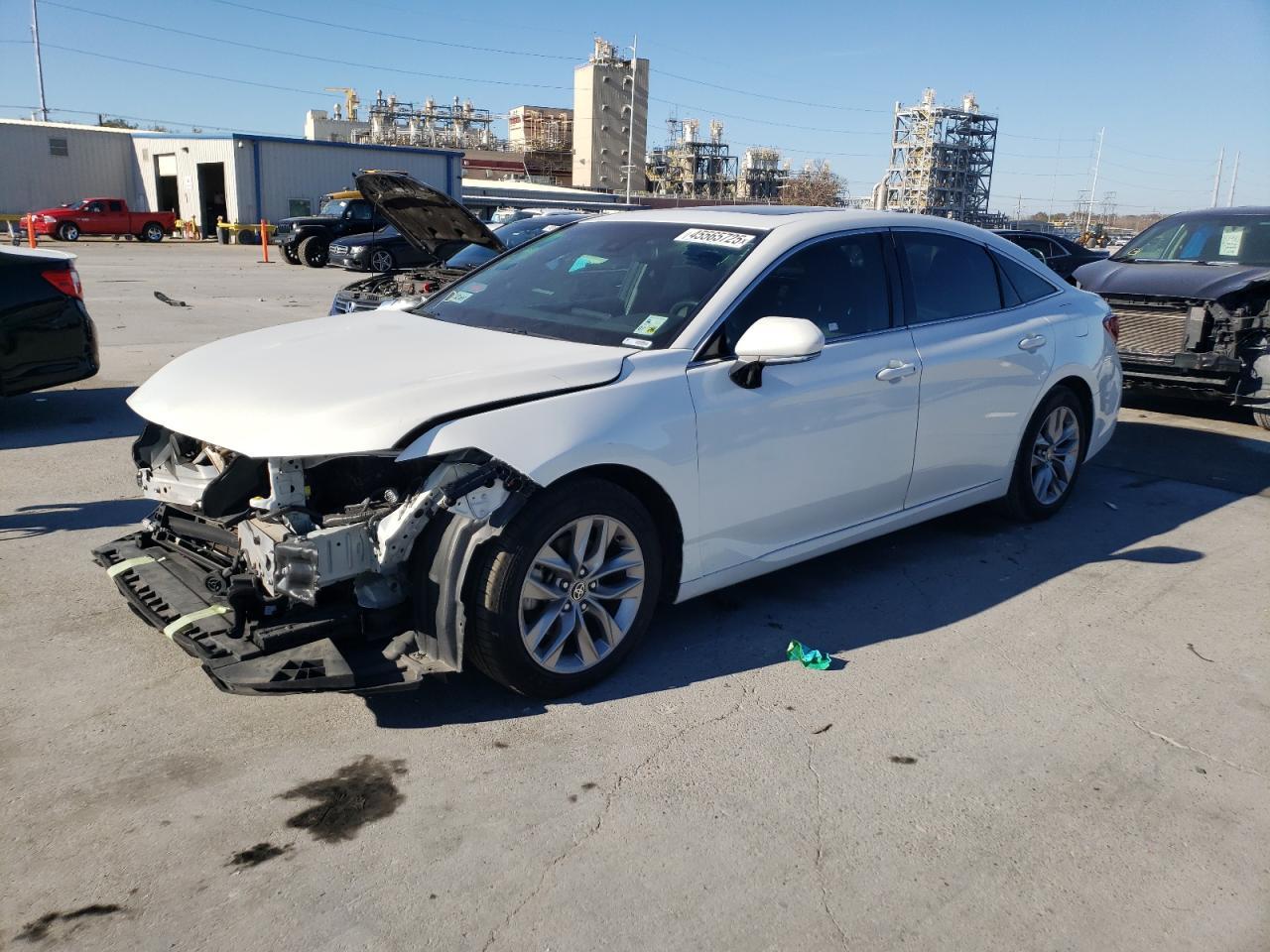 2022 TOYOTA AVALON XLE