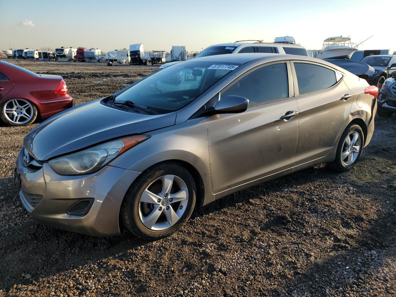 2013 HYUNDAI ELANTRA GL