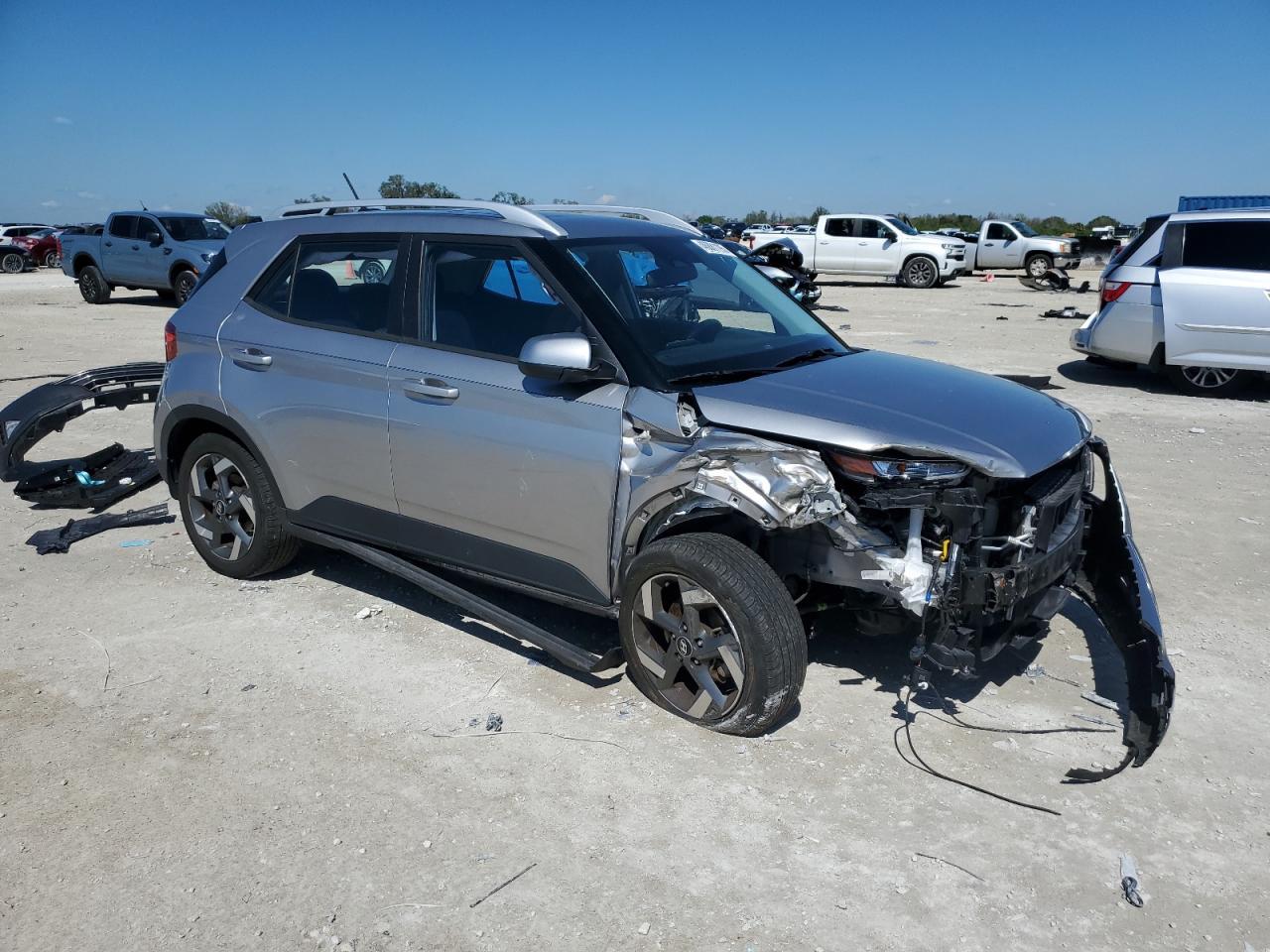 2023 HYUNDAI VENUE SEL - Image 4
