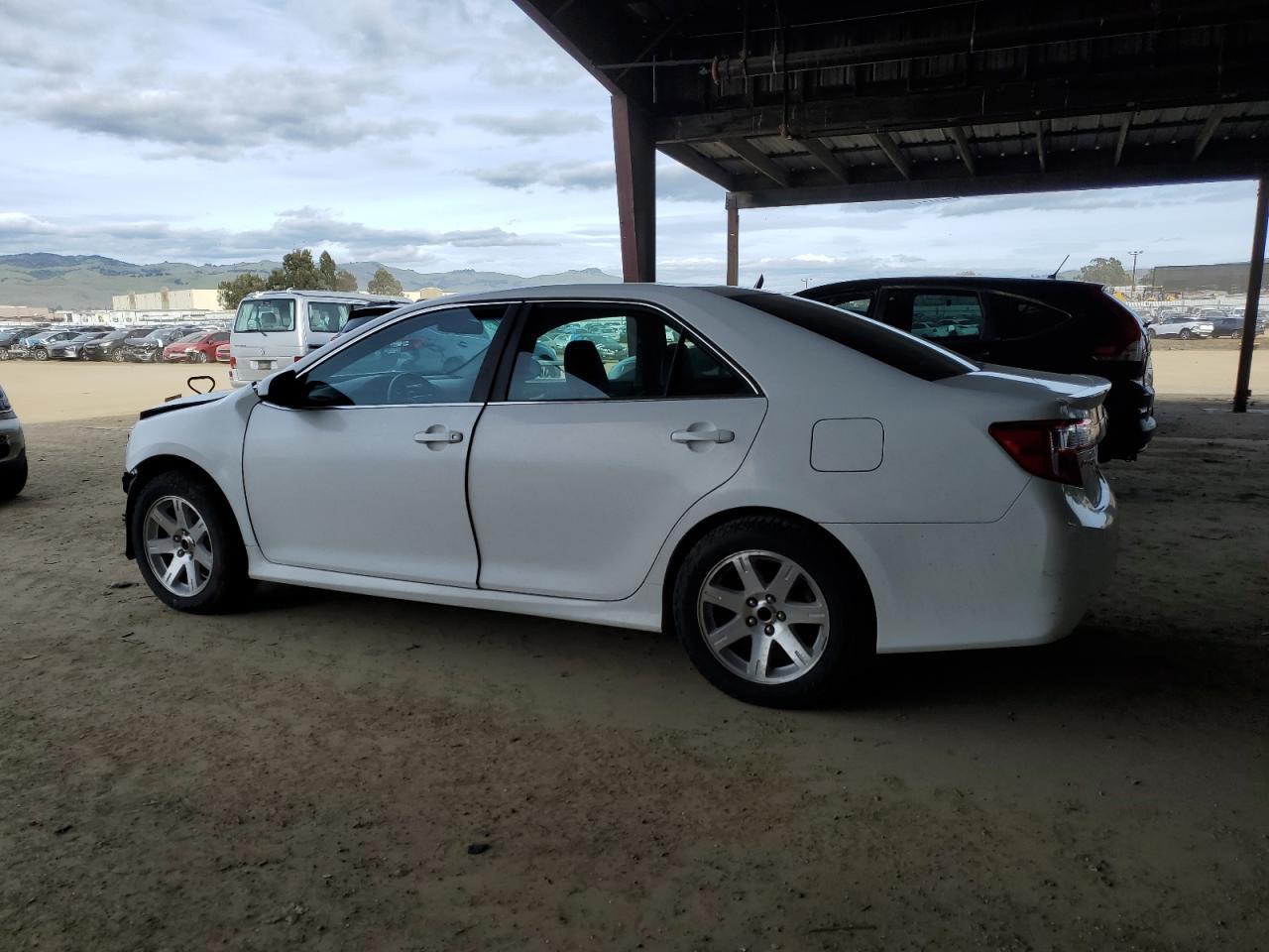 2013 TOYOTA CAMRY L - Image 2
