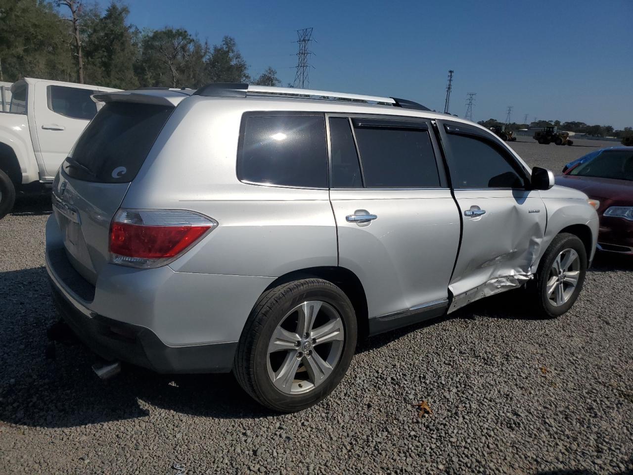 2012 TOYOTA HIGHLANDER - Image 3