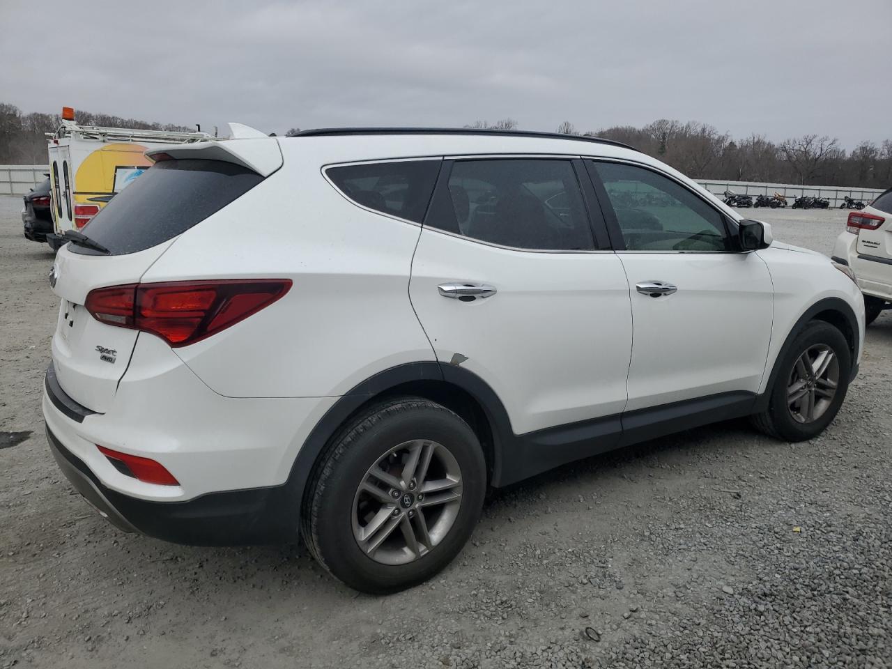 2017 HYUNDAI SANTA FE S - Image 3