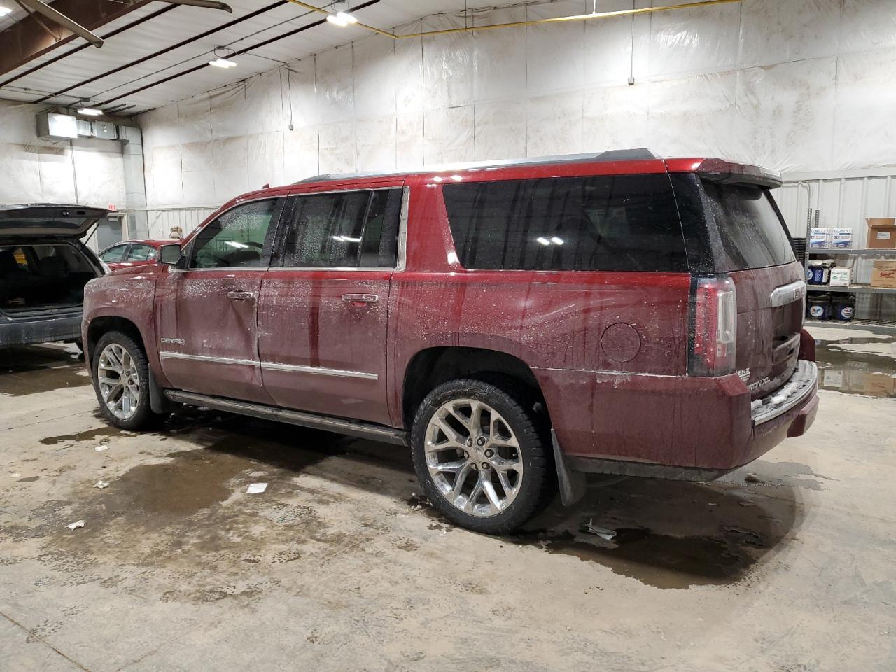 2016 GMC YUKON XL D - Фото 2